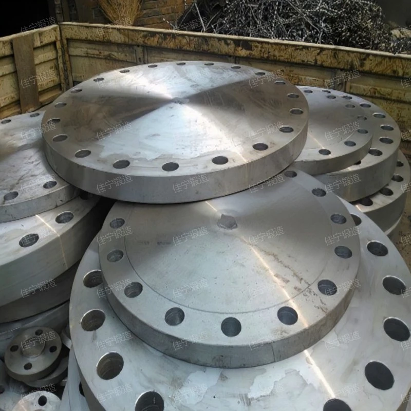 Blind plates for pressure vessels