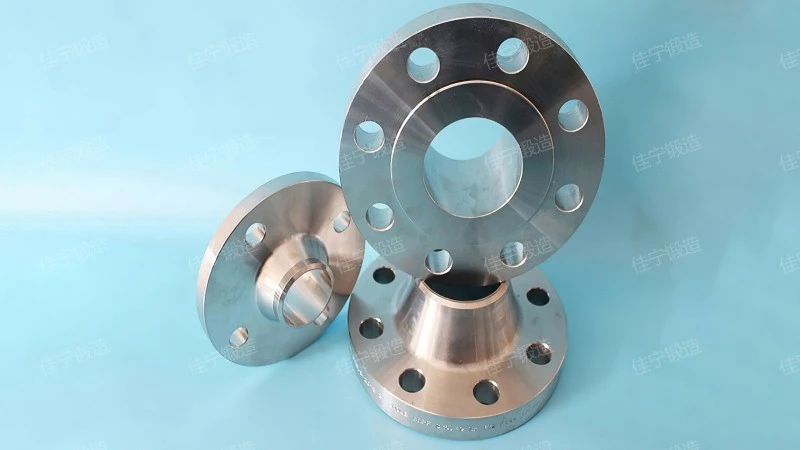 Flat welding flange cover with protruding surface