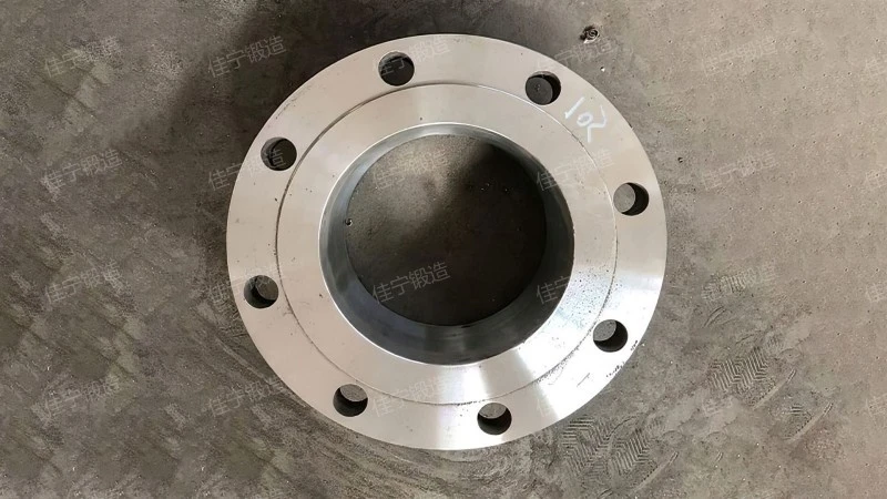 Flat welding clip on flange cover